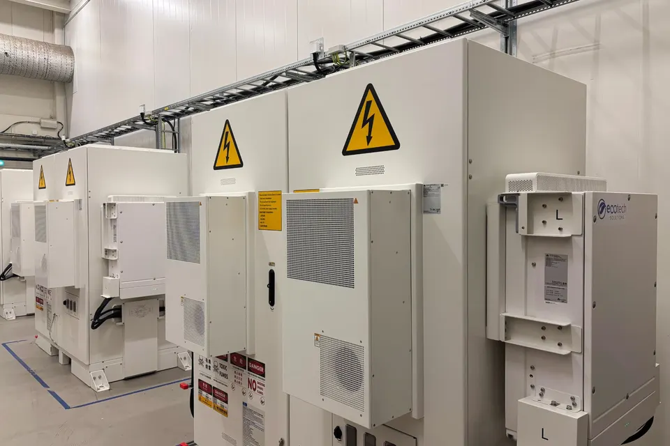 Batterilager installerat i teknikrummet hos en kontorslokal i Malmö